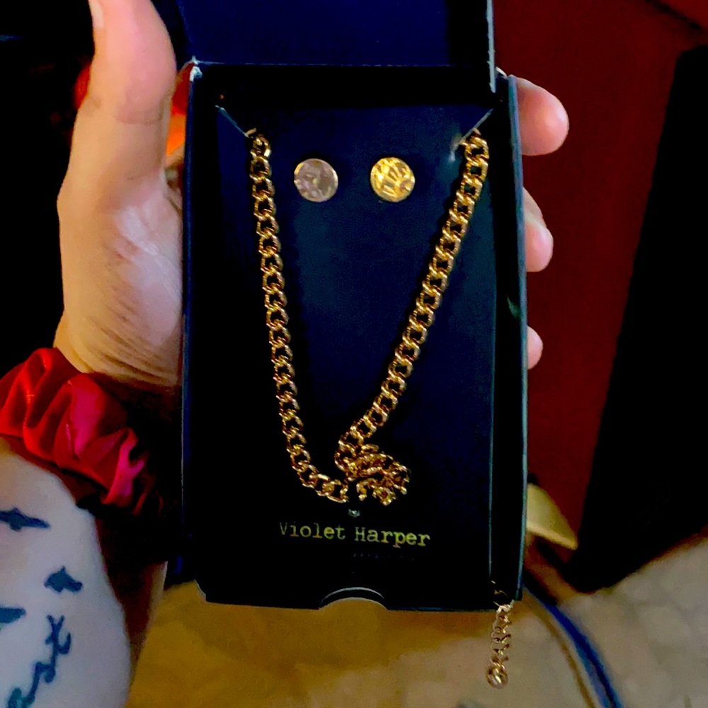 Necklace and earrings set